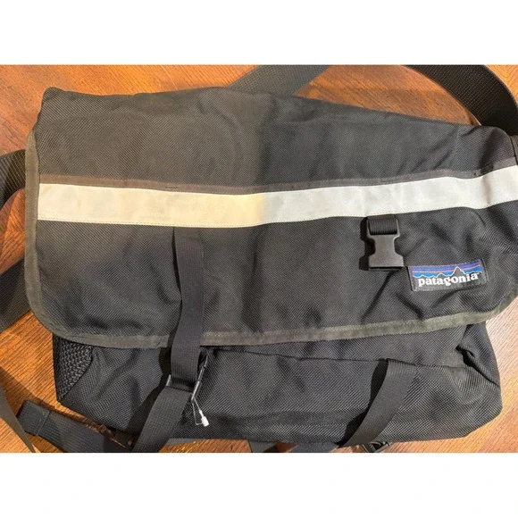 anti theft travel bag for men FlyHugz Anti Theft Travel Bag